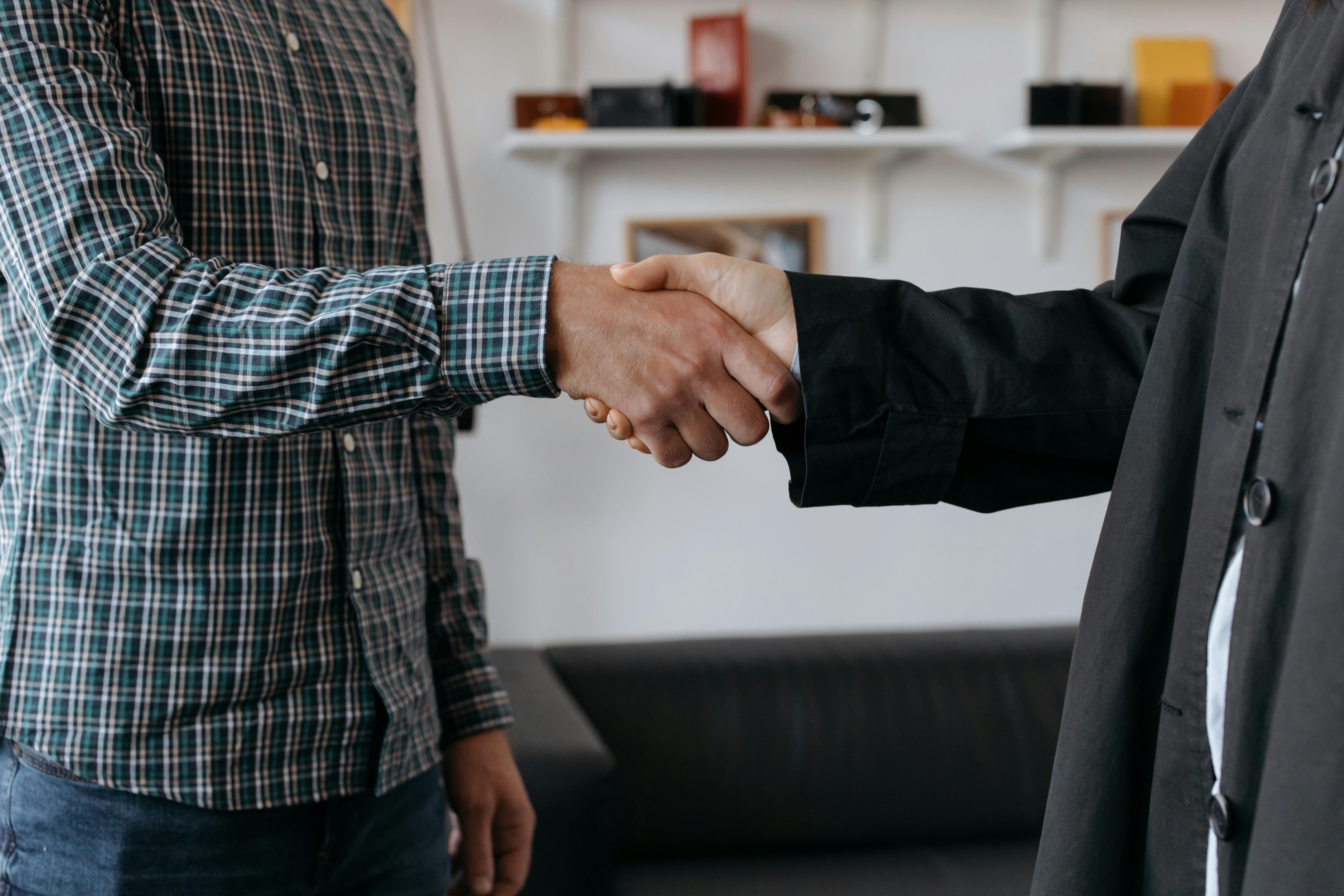The Psychology Behind First Impressions: Lessons from Dale Carnegie